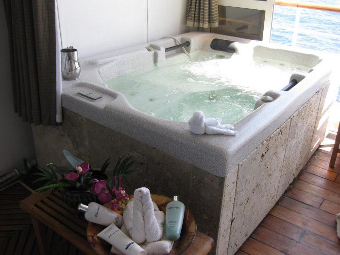 Spa Villa hot tub