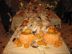Thanksgiving display in Windjammer Buffet